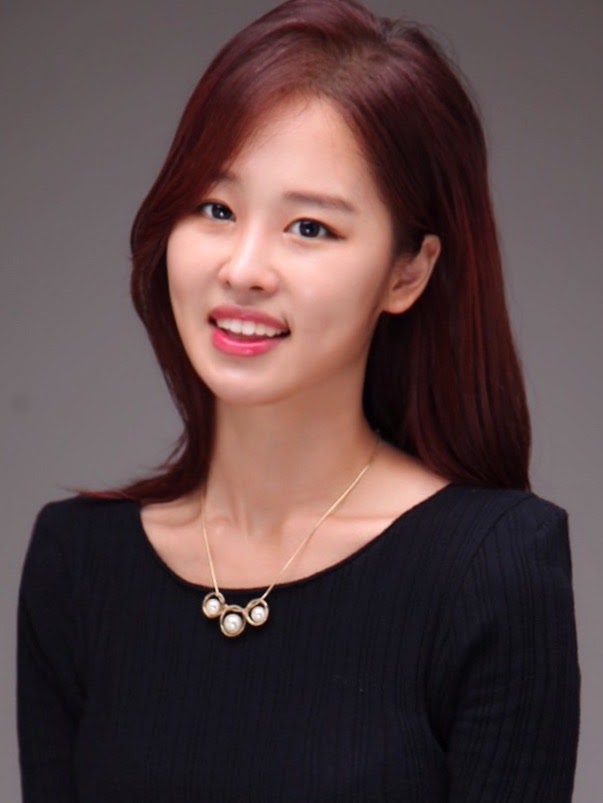 Yoonjung Yoonie Joo (주윤정)